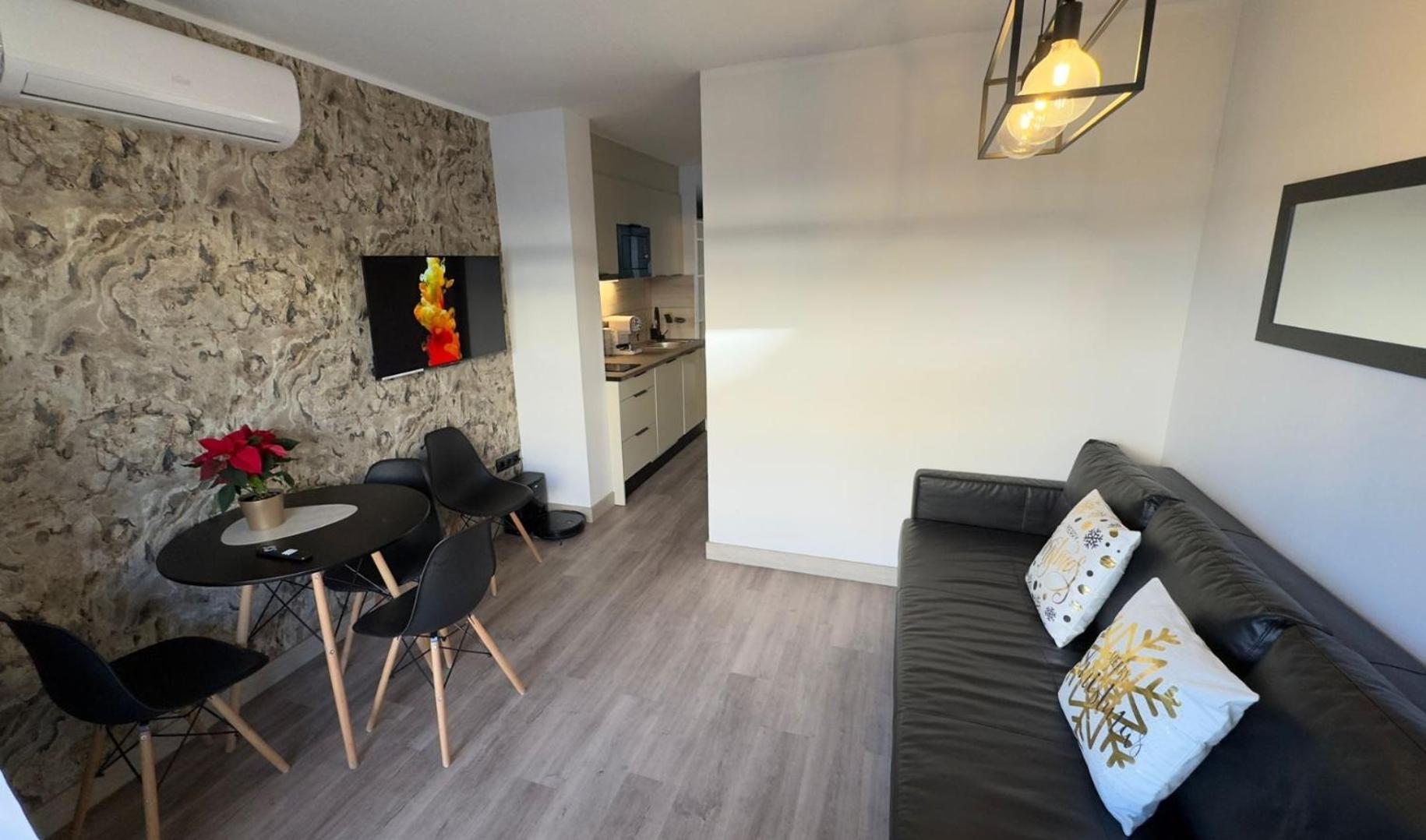 A Estrenar Preciosos Apartamentos Aparthotel Inter2, New Apartments Ln Aparthotel 12 Months Open! Self Check In! Reserva Garaje! Salou Esterno foto